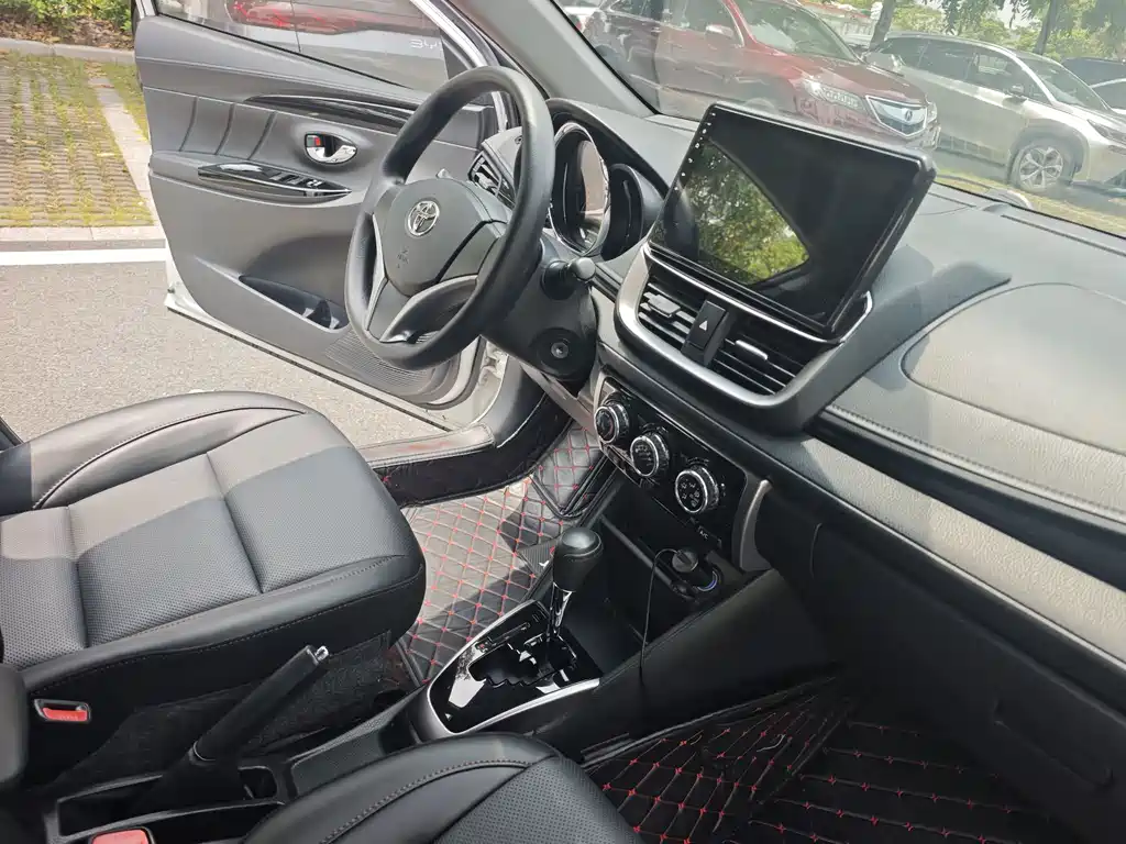 Toyota Yaris L 2020 — фото 17