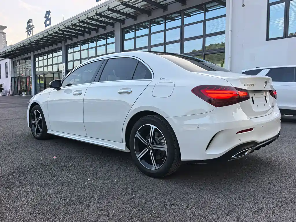 Mercedes-Benz A-Class 2024 — фото 9