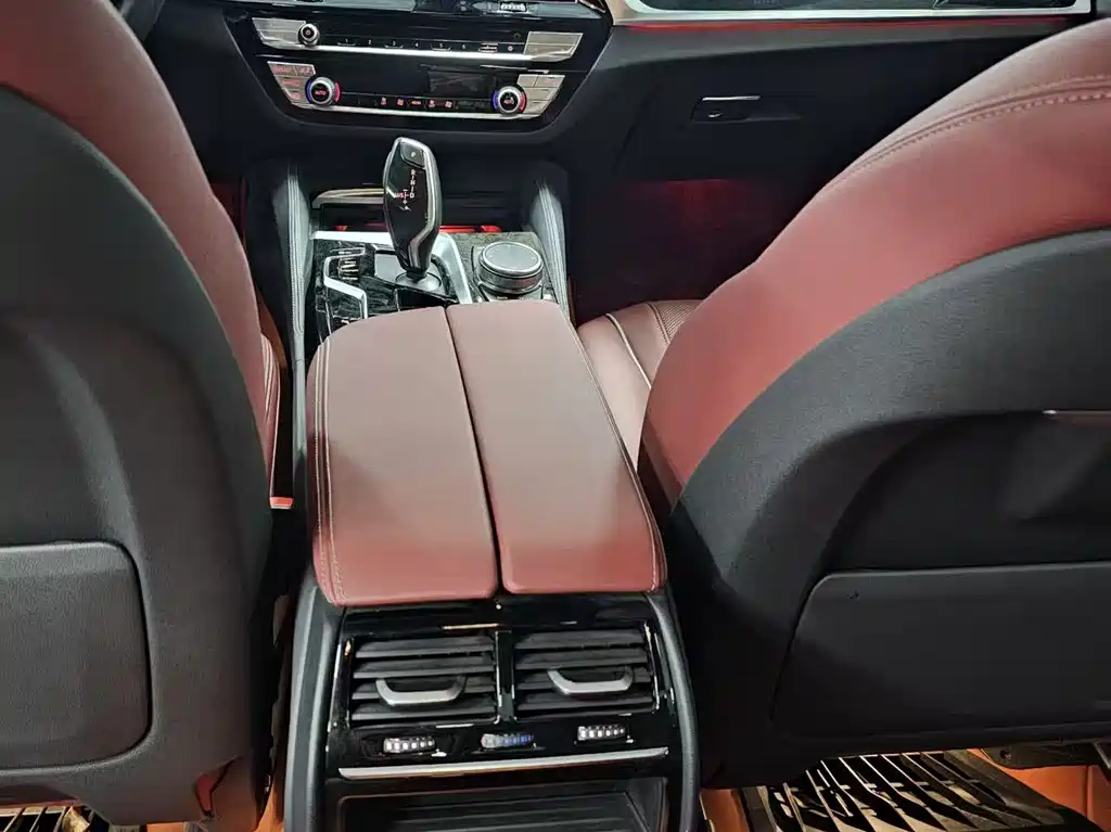 BMW 5 Series 2024 — фото 18