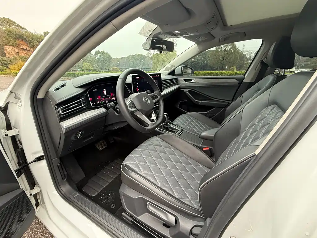 Volkswagen Sagitar 2023