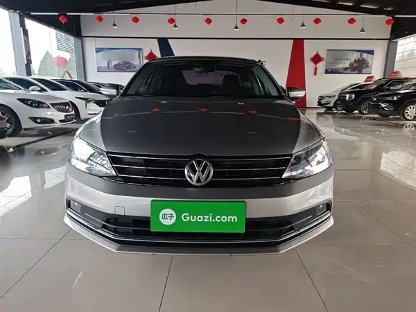Volkswagen Sagitar 2018