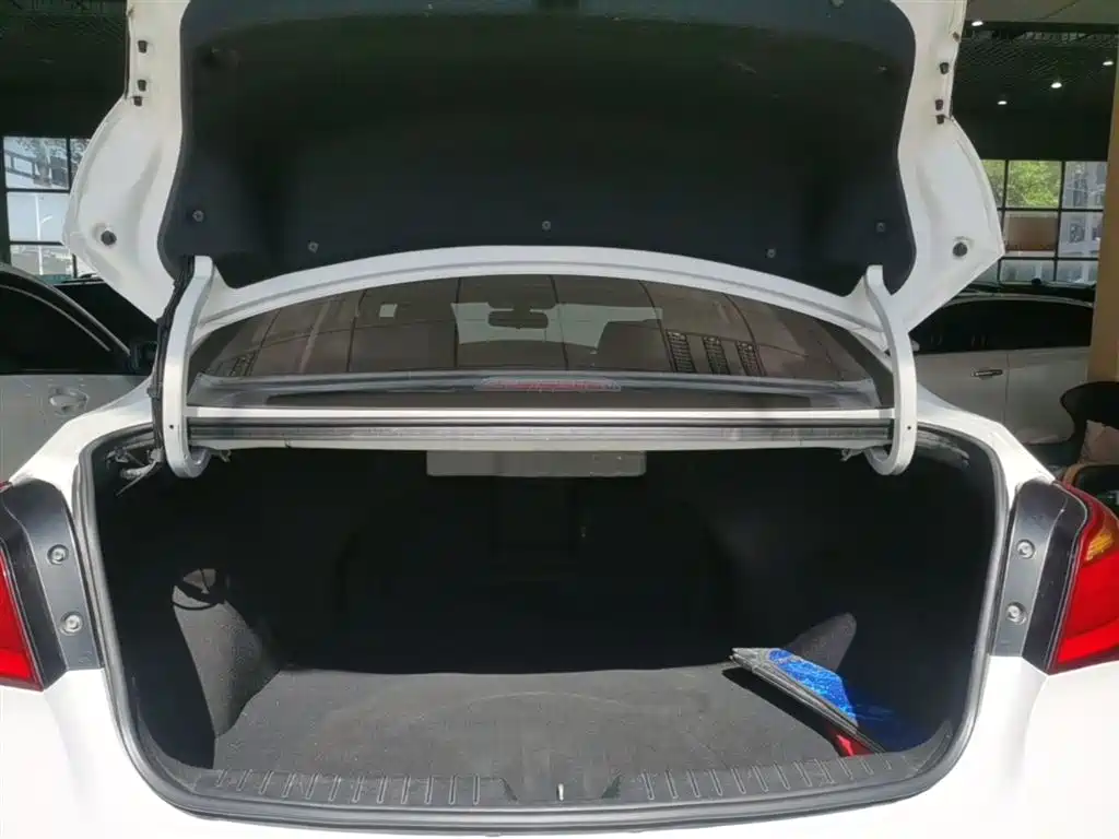 Hyundai Mistra 2015 — фото 19