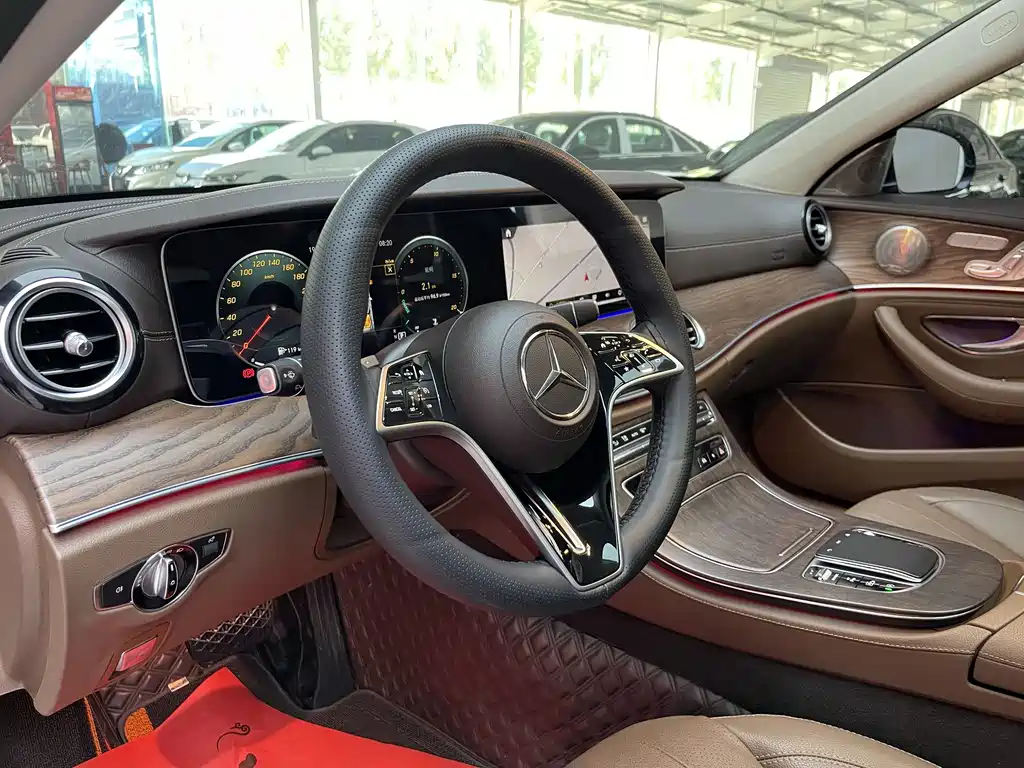 Mercedes-Benz E-Class 2023 — фото 22