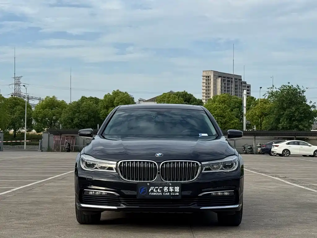 BMW 7 Series 2017 — фото 2
