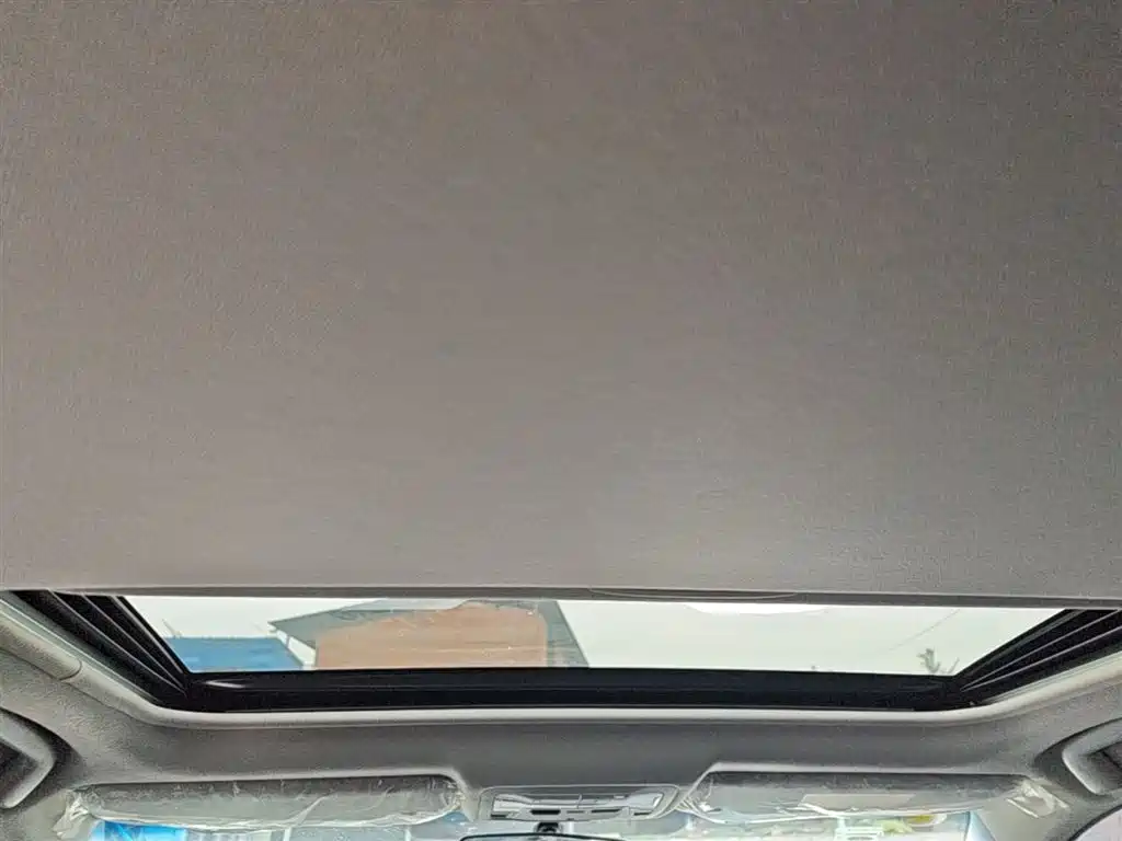Toyota Camry 2017 — фото 18