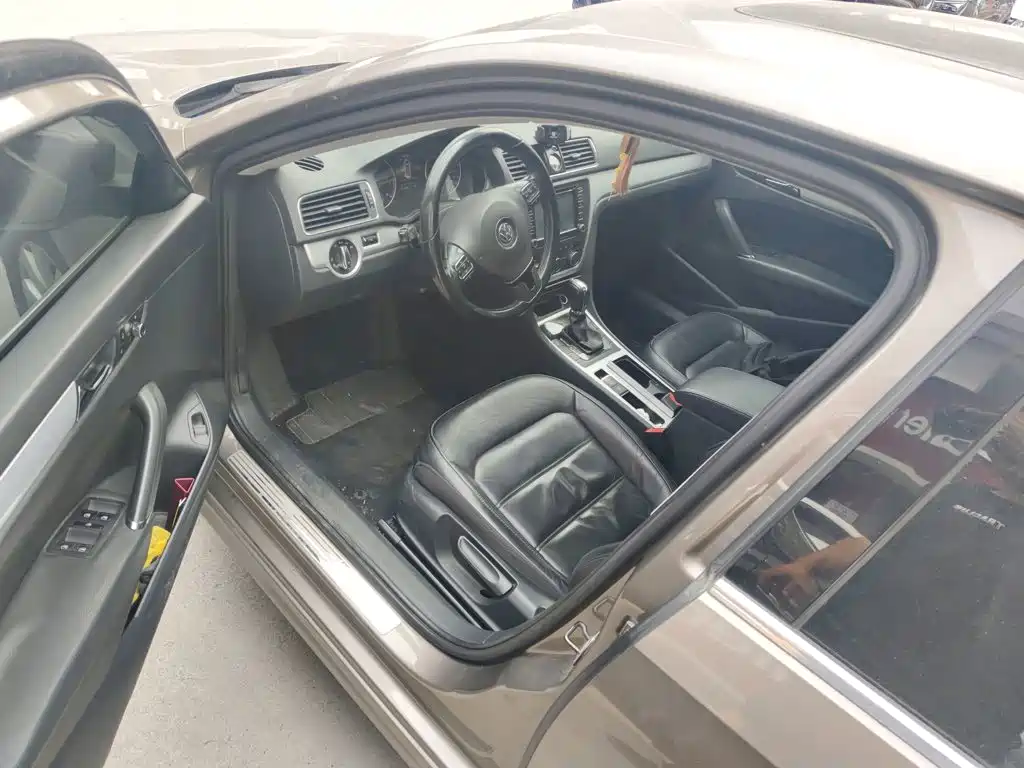 Volkswagen Passat 2015 — фото 12