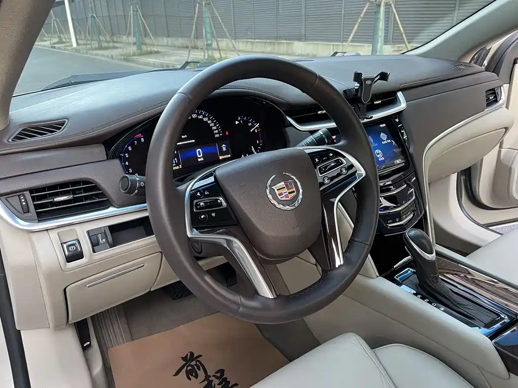 Cadillac XTS 2014 — фото 12