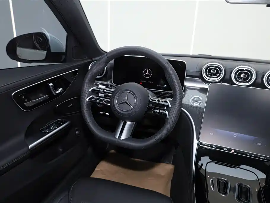 Mercedes-Benz C-Class 2025 — фото 24