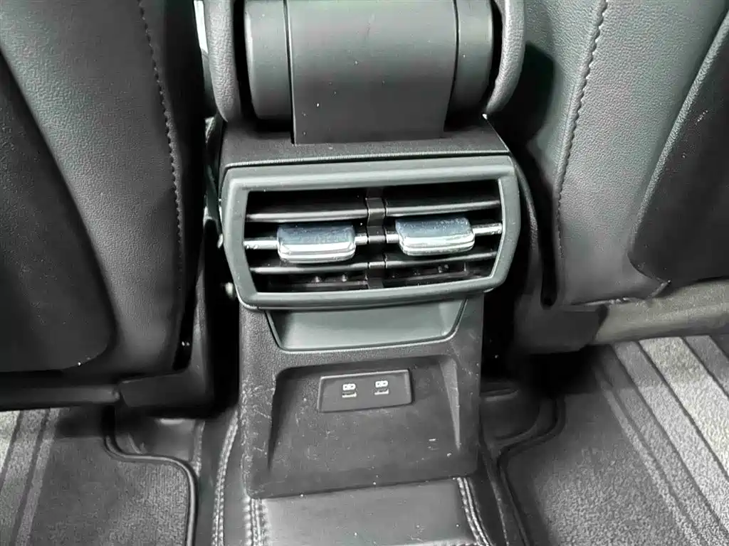 Audi A3 2023 — фото 15