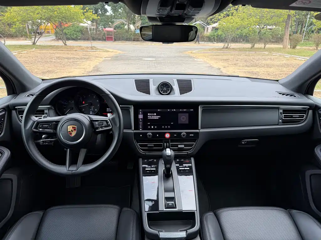 Porsche Macan 2023 — фото 12