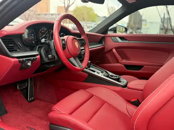 Porsche 911 2023