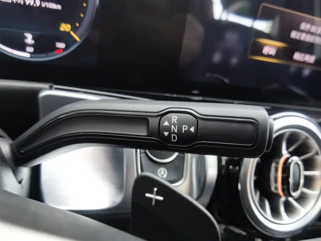 Mercedes-Benz GLB 2022 — фото 13