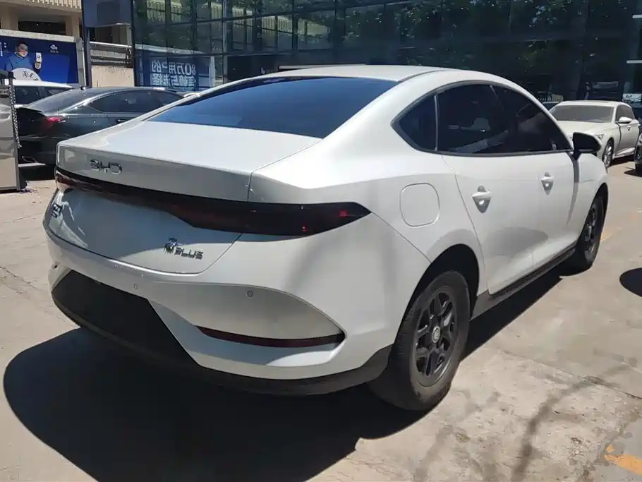 BYD Qin PLUS 2025 — фото 3
