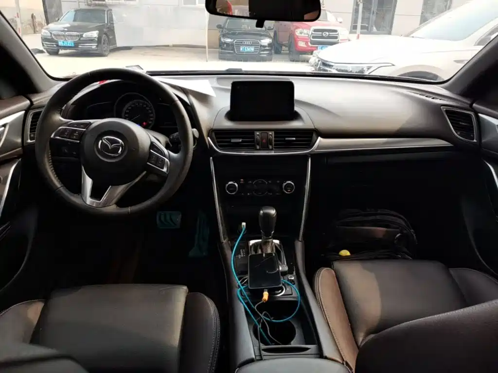 Mazda CX-4 2017 — фото 10
