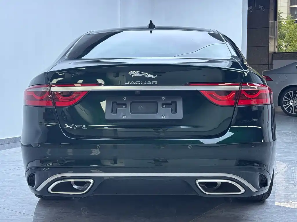 Jaguar XFL 2025 — фото 9