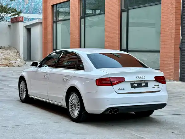 Audi A4L 2016