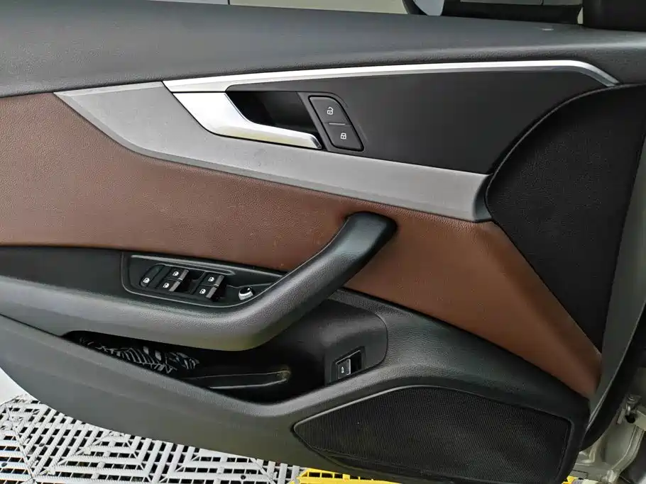 Audi A4L 2018