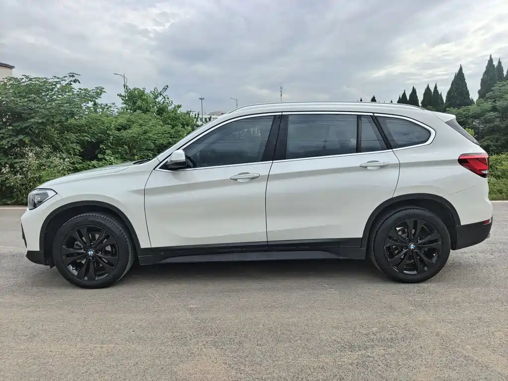 BMW X1 2021 — фото 3