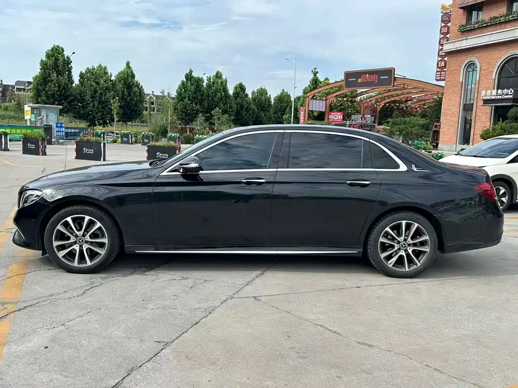Mercedes-Benz E-Class 2017 — фото 4
