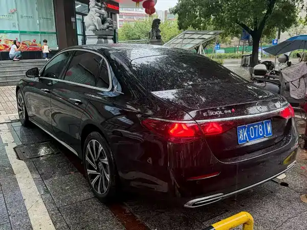 Mercedes-Benz E-Class 2024
