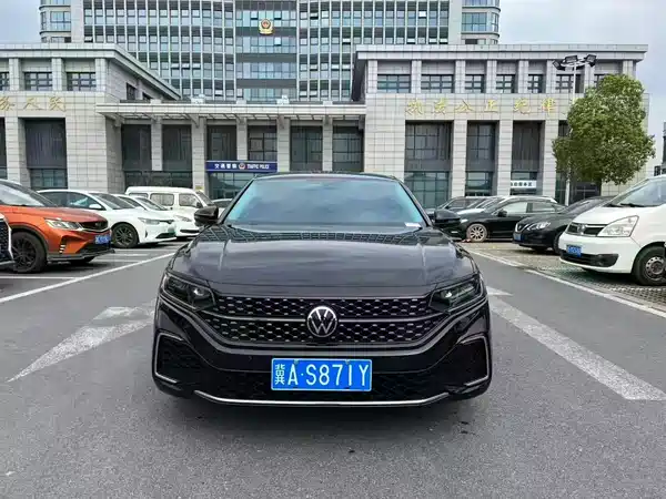 Volkswagen Passat 2023