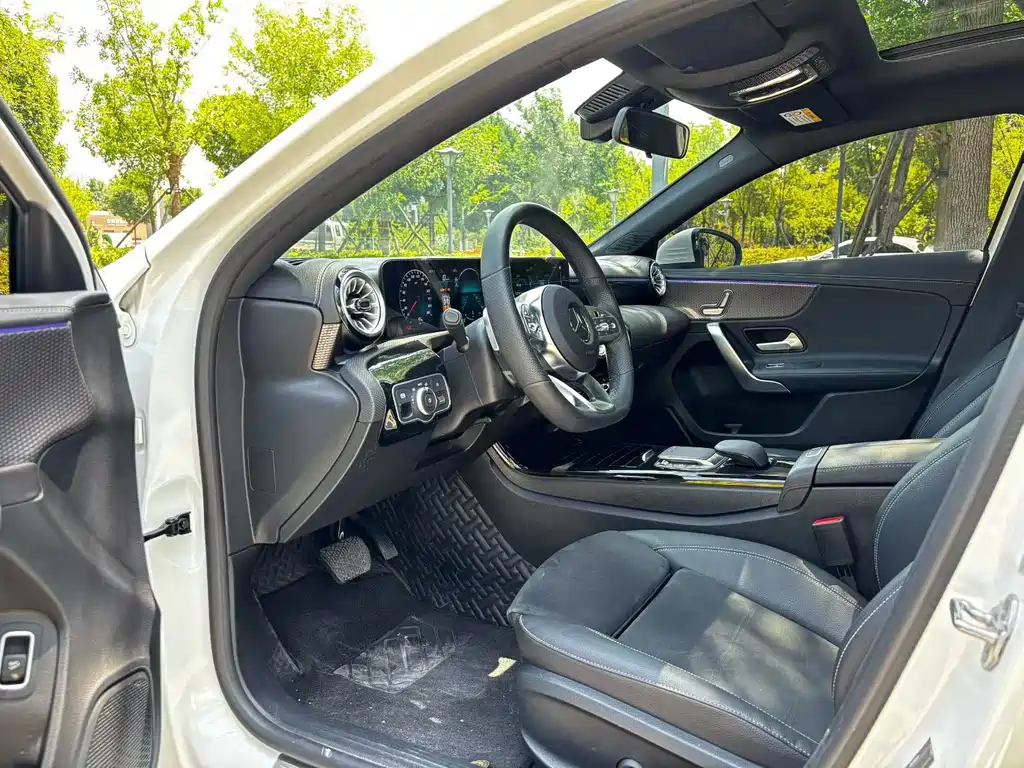 Mercedes-Benz A-Class 2023 — фото 5