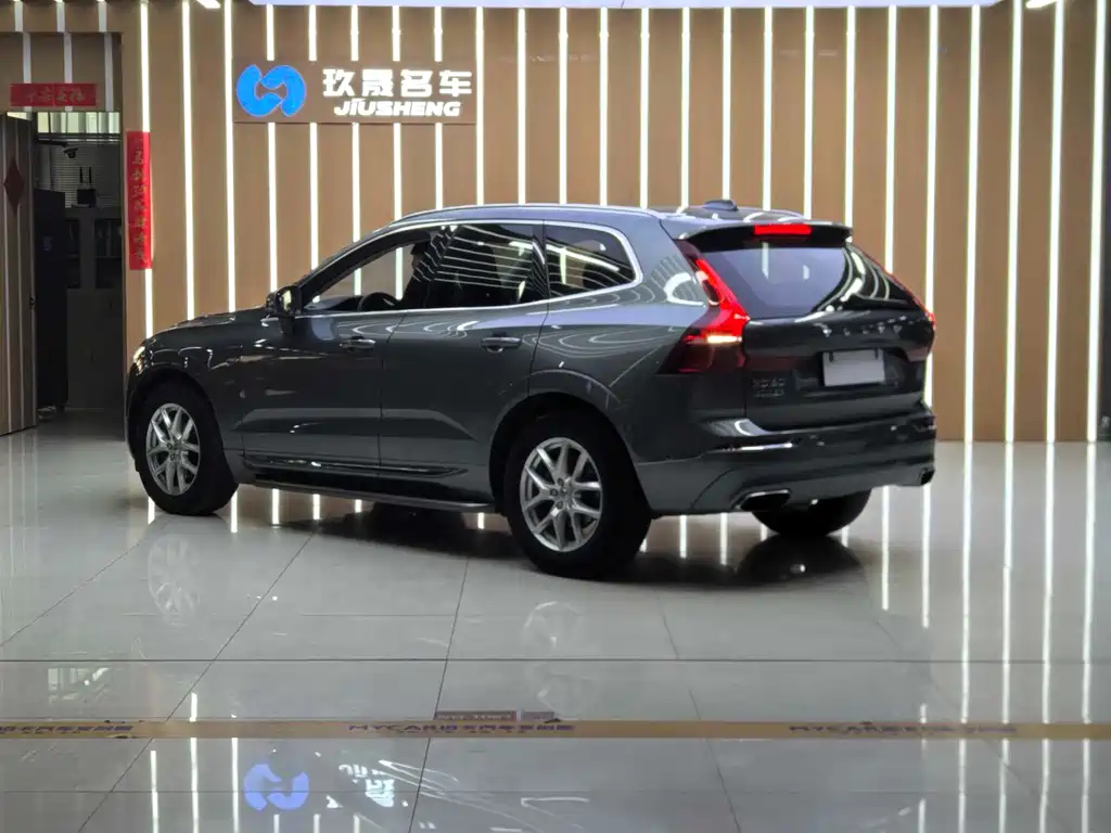 Volvo XC60 2019 — фото 13