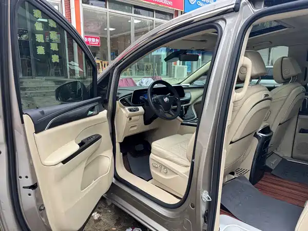 Buick GL8 2024