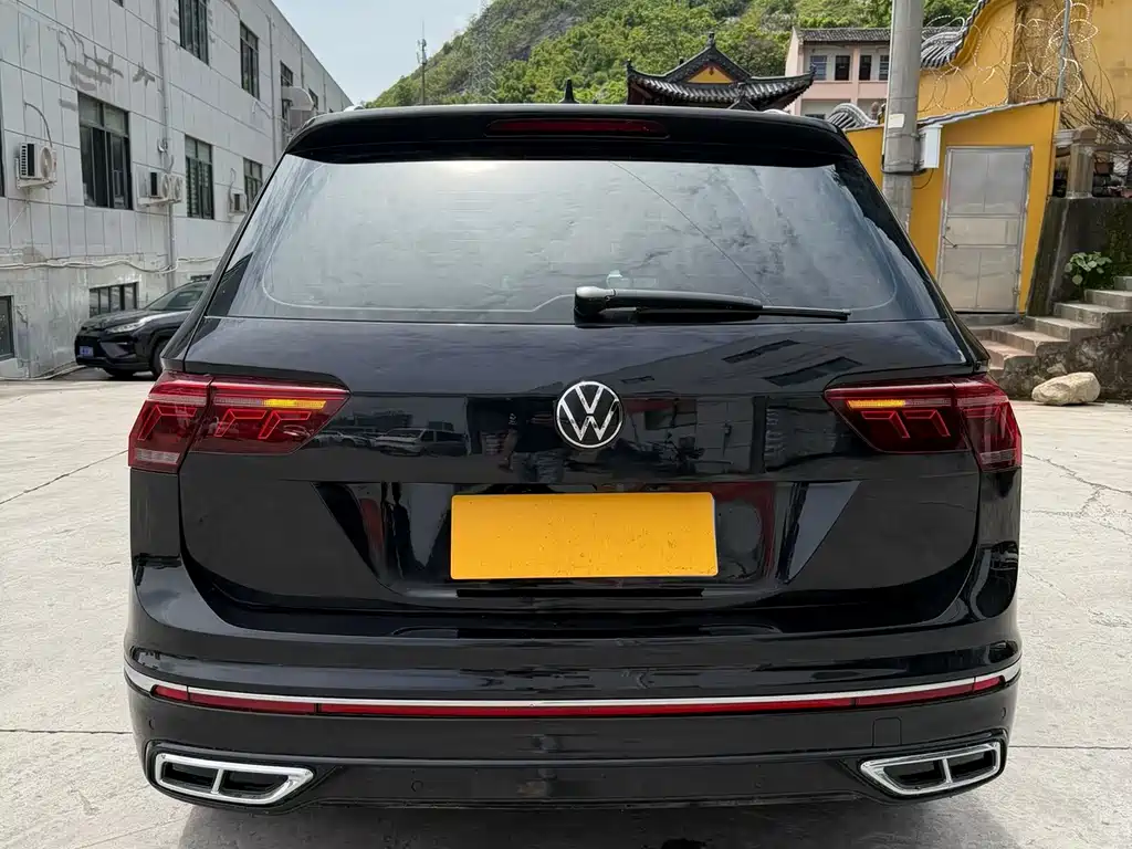 Volkswagen Tiguan L 2022 — фото 9