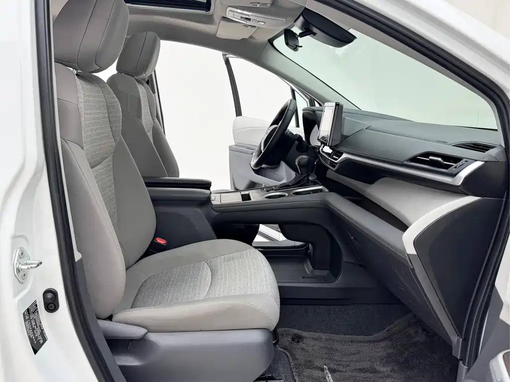 Toyota Sienna 2022 — фото 16