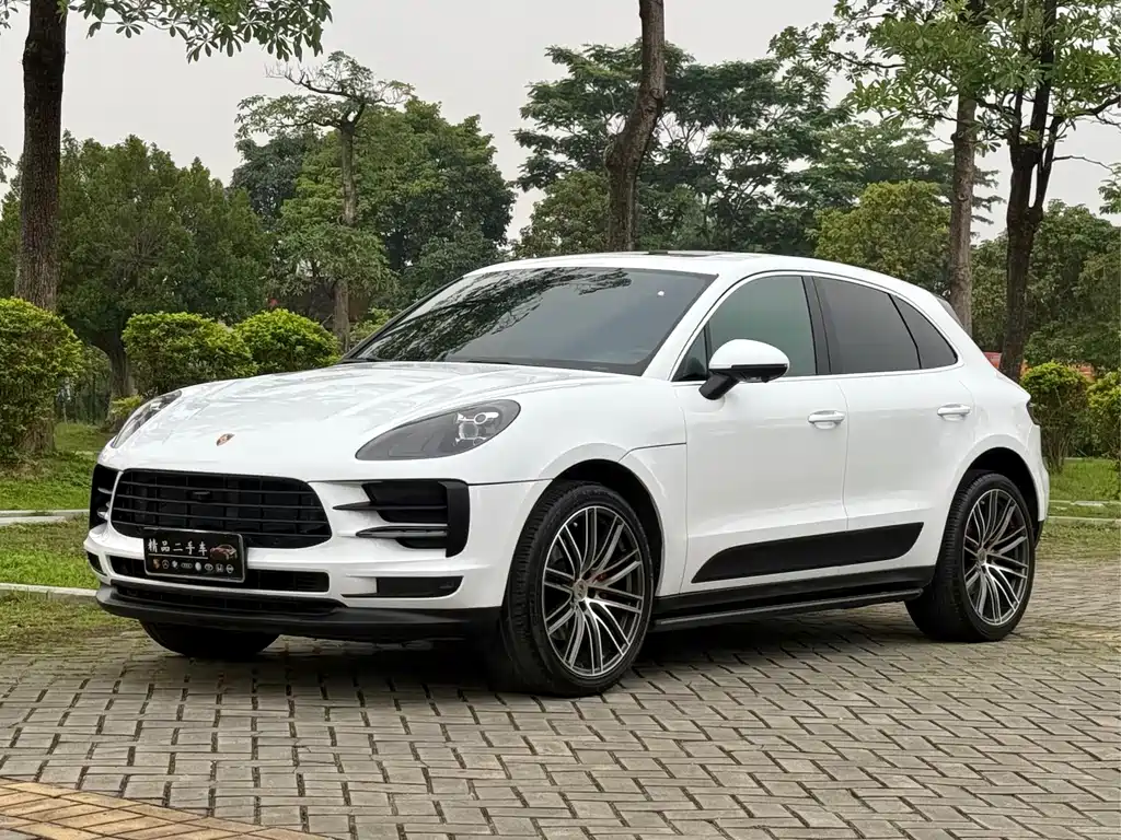 Porsche Macan 2019 — фото 1