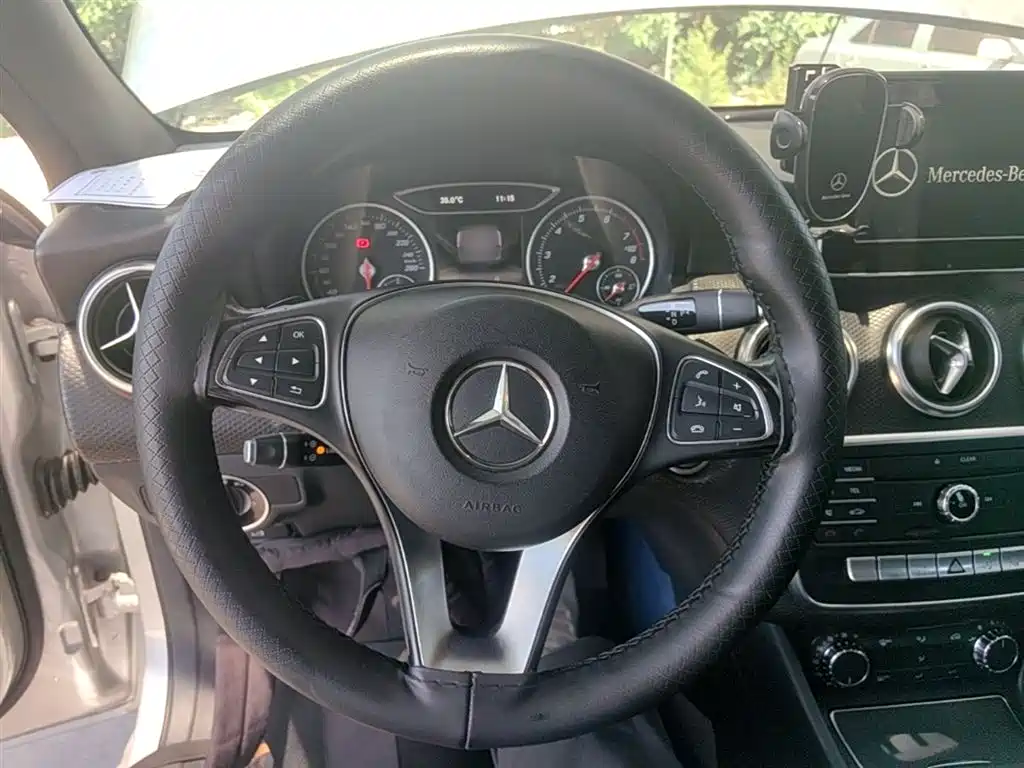 Mercedes-Benz A-Class 2016 — фото 11