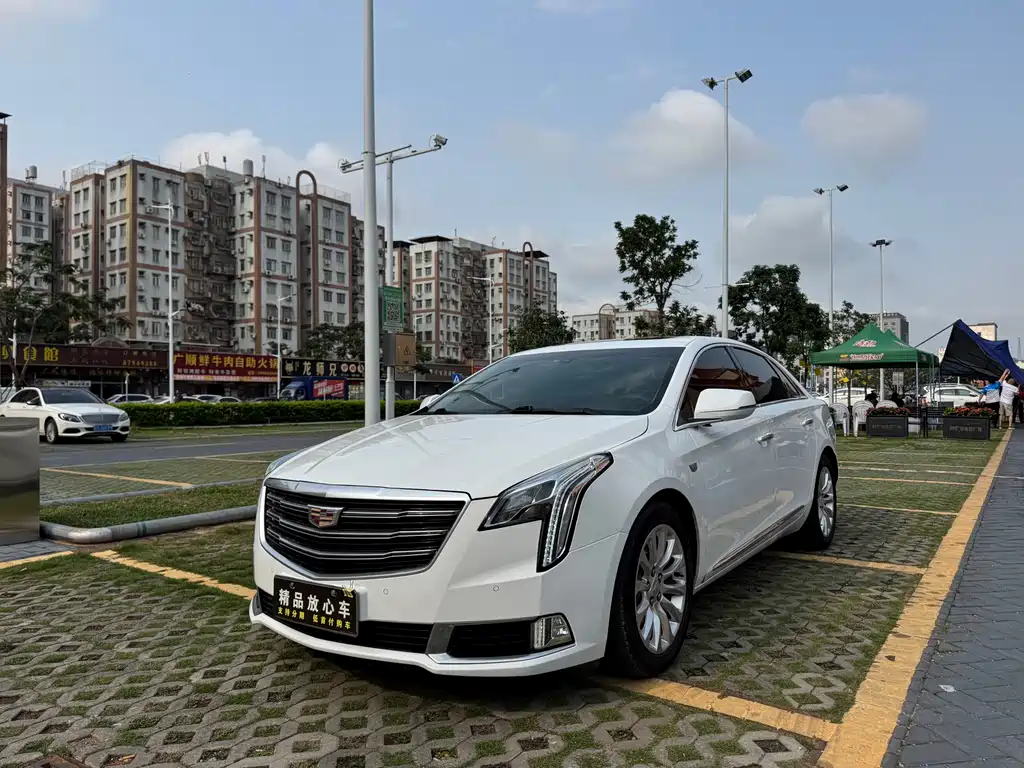 Cadillac XTS 2019 — фото 1