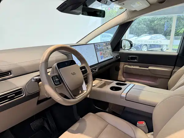 Li Auto MEGA 2025