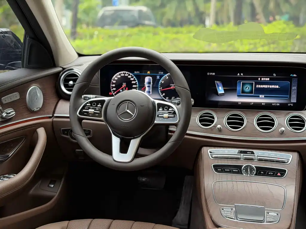 Mercedes-Benz E-Class 2020 — фото 9