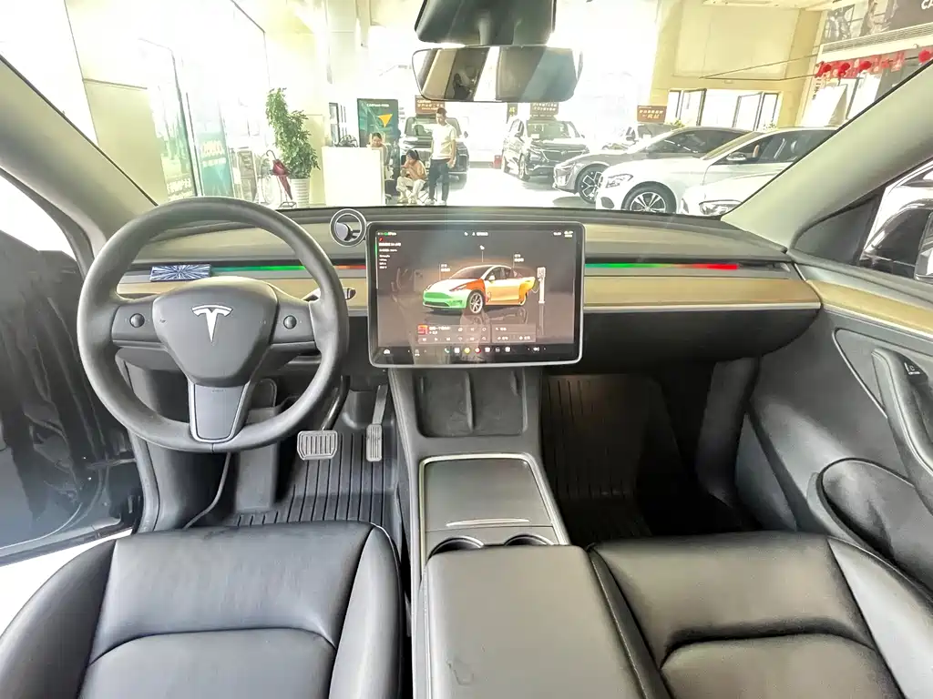 Tesla Model Y 2023 — фото 10
