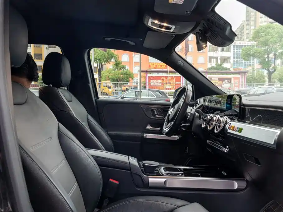 Mercedes-Benz GLB AMG 2022 — фото 20