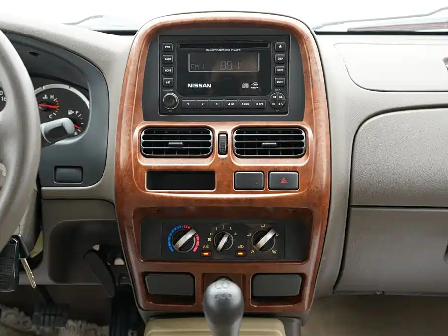 Nissan ZN Van 2014 — фото 21
