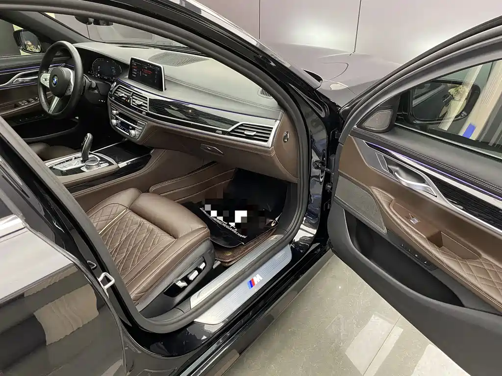 BMW 7 Series 2021 — фото 10