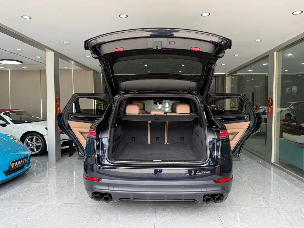 Porsche Cayenne 2019 — фото 14