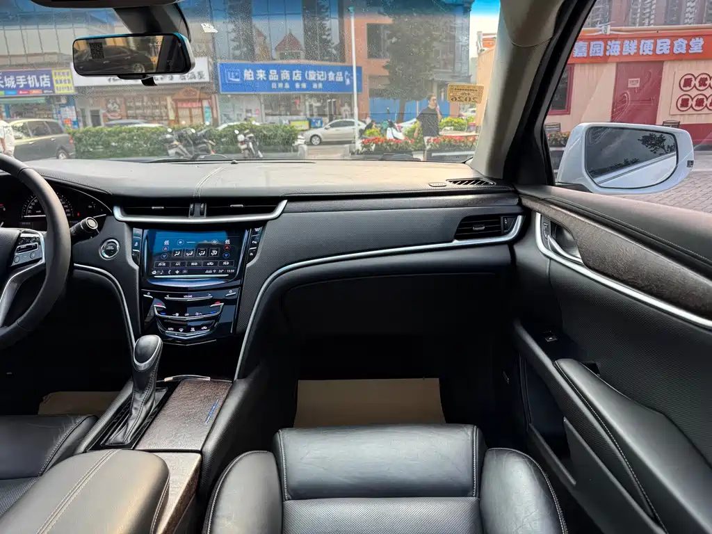 Cadillac XTS 2019 — фото 18