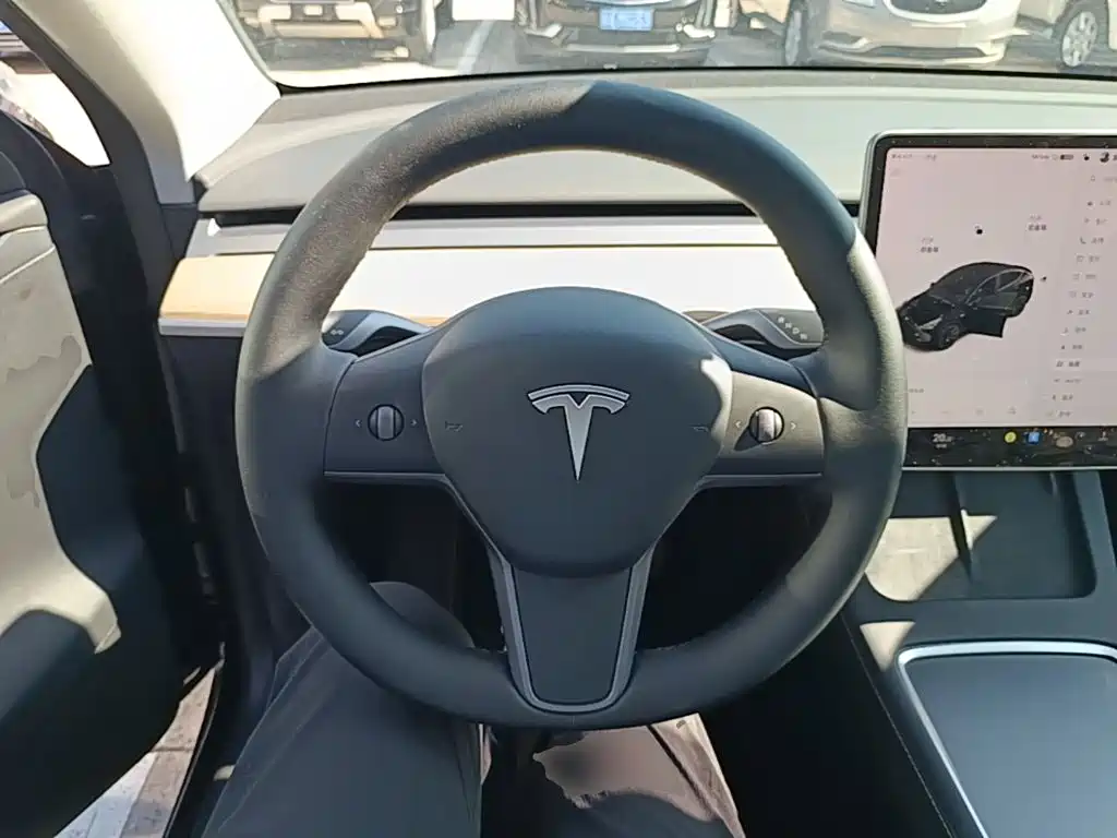 Tesla Model Y 2022 — фото 11