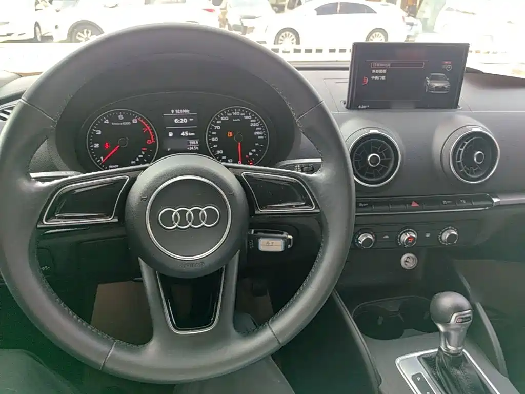 Audi A3 2017 — фото 10