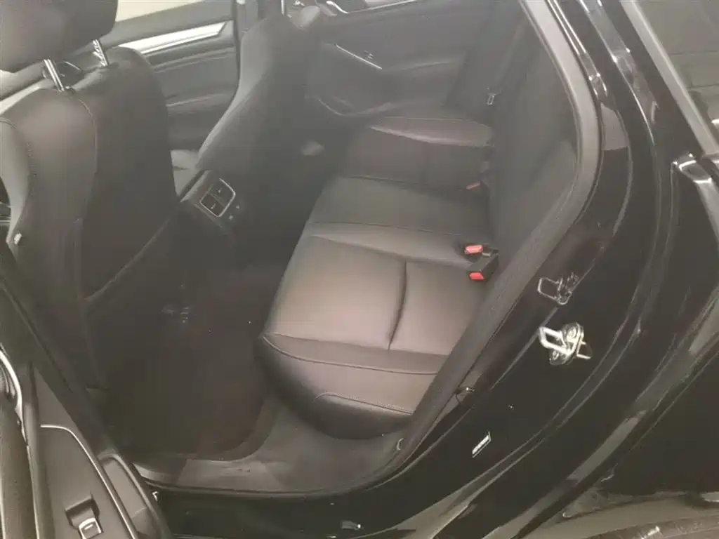 Honda Accord 2023 — фото 17