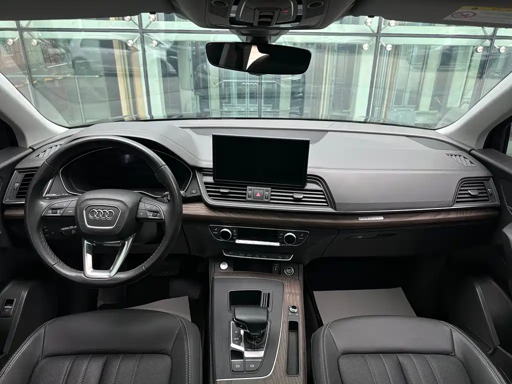Audi Q5L 2023 — фото 14