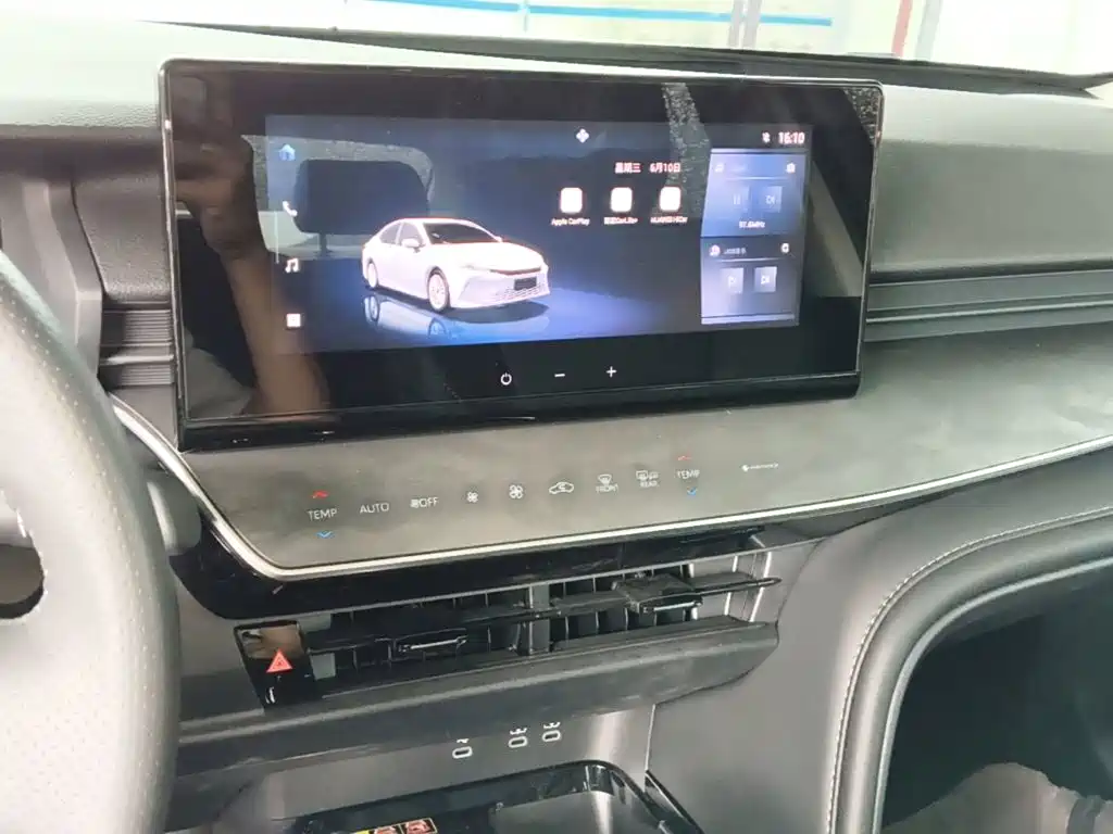 Toyota Camry 2025 — фото 13