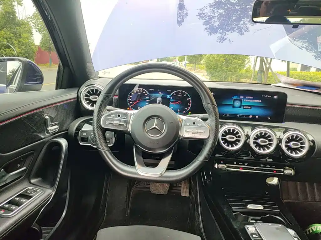 Mercedes-Benz A-Class 2021 — фото 11