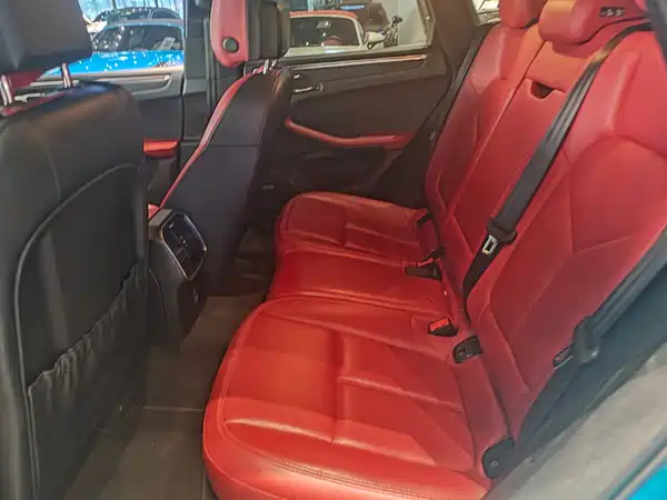 Porsche Macan 2021