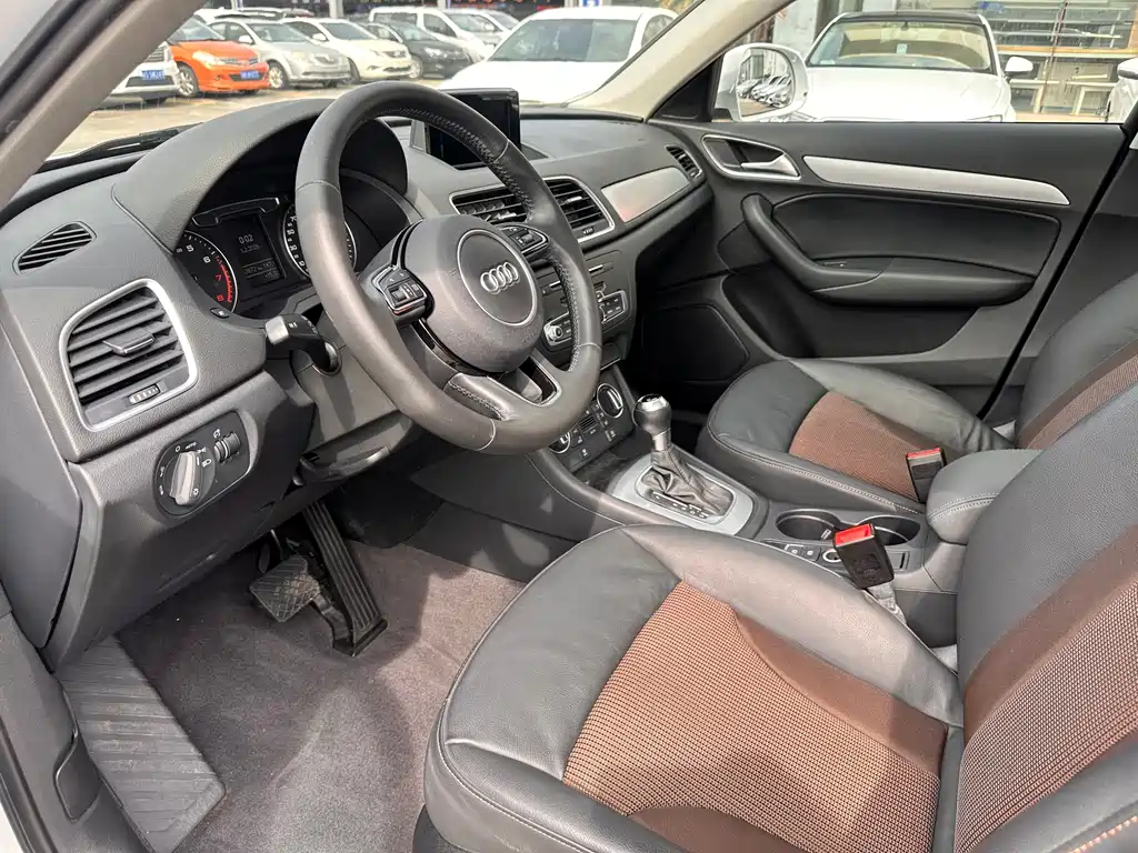 Audi Q3 2017 — фото 10