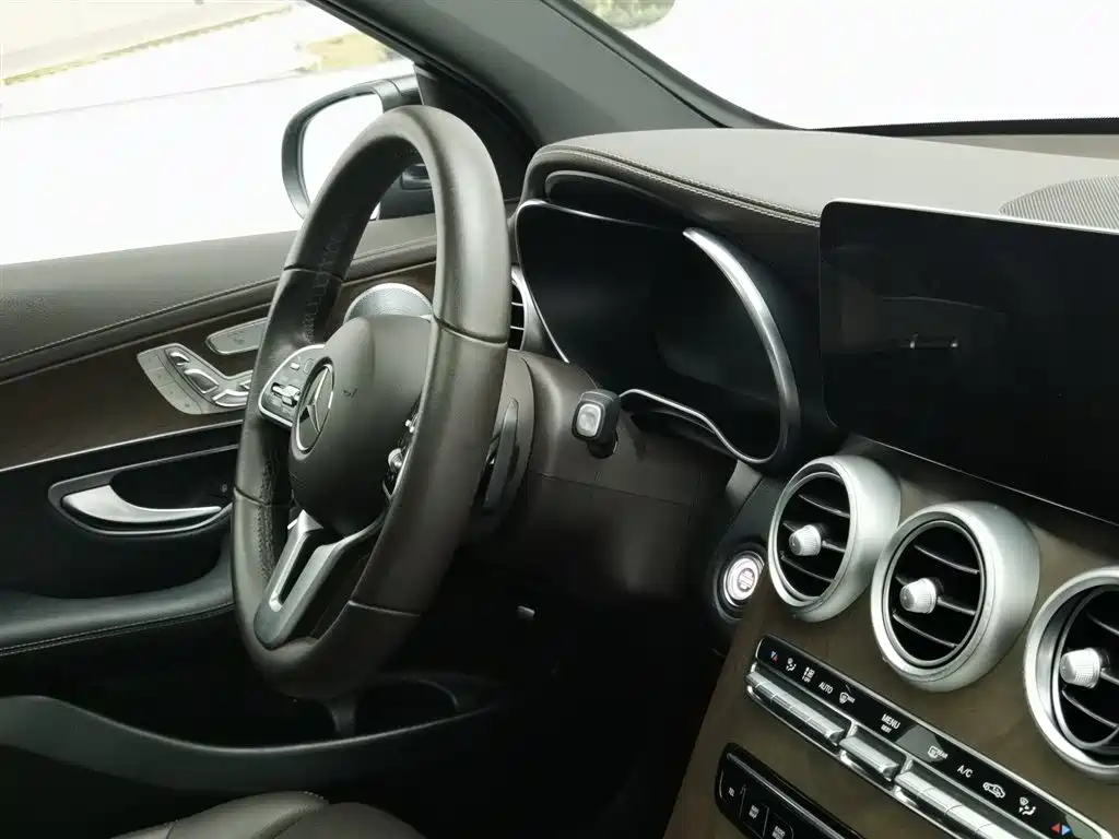Mercedes-Benz GLC 2020 — фото 22